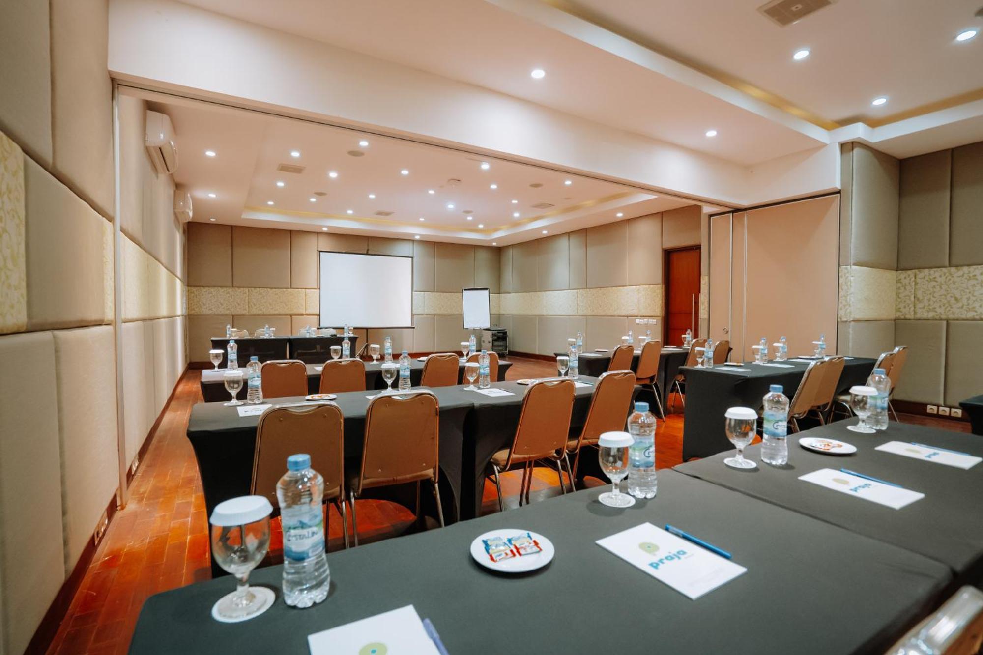 Praja Hotel Denpasar  Ngoại thất bức ảnh