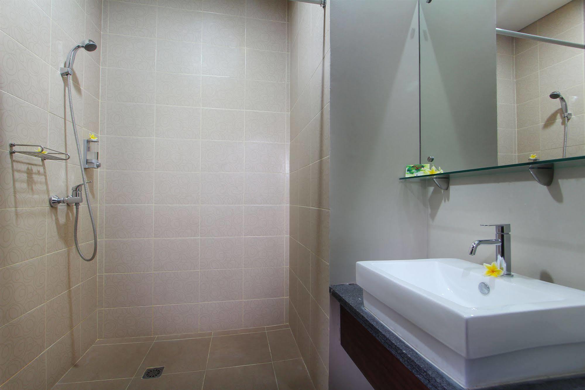 Praja Hotel Denpasar  Ngoại thất bức ảnh